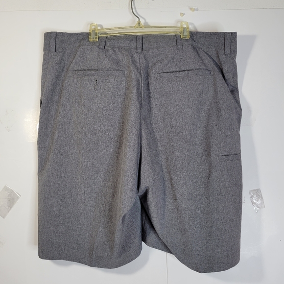 Mens PGA Tour Golf Shorts Gray Size says 42 but waist measures 39 - Picture 4 of 7